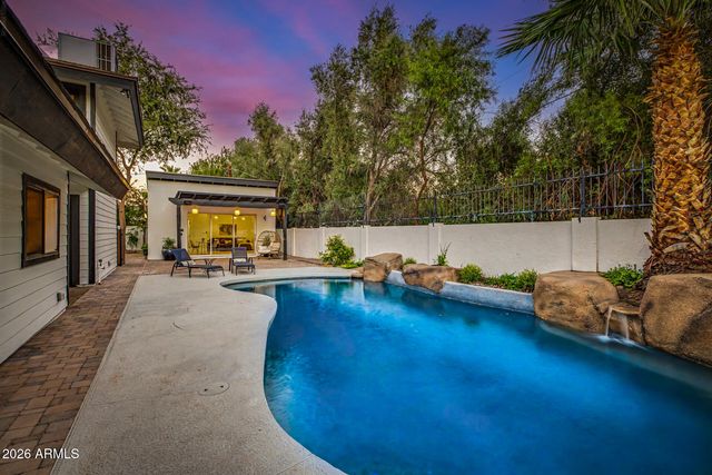 1131 W LAWRENCE Lane, Phoenix, AZ 85021