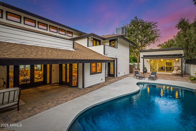 1131 W LAWRENCE Lane, Phoenix, AZ 85021