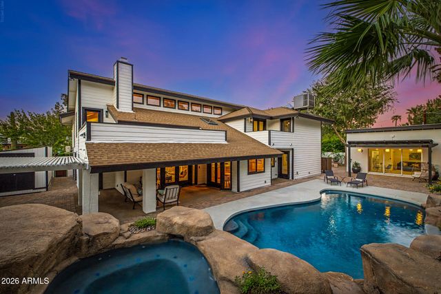 1131 W LAWRENCE Lane, Phoenix, AZ 85021