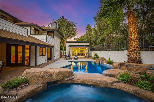 1131 W LAWRENCE Lane, Phoenix, AZ 85021