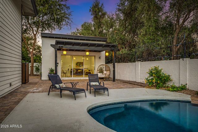 1131 W LAWRENCE Lane, Phoenix, AZ 85021