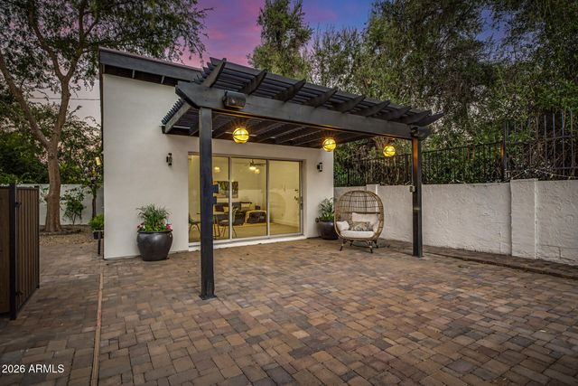 1131 W LAWRENCE Lane, Phoenix, AZ 85021