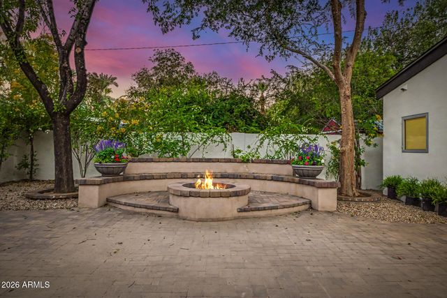 1131 W LAWRENCE Lane, Phoenix, AZ 85021