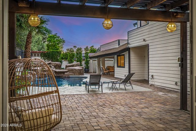 1131 W LAWRENCE Lane, Phoenix, AZ 85021