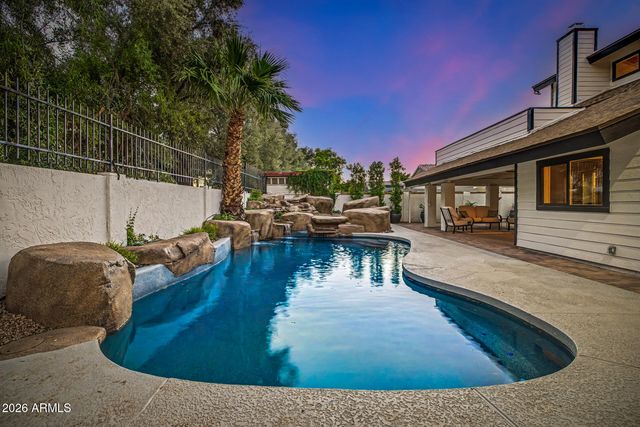 1131 W LAWRENCE Lane, Phoenix, AZ 85021