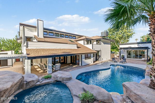 1131 W LAWRENCE Lane, Phoenix, AZ 85021