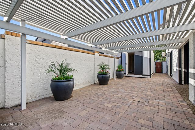 1131 W LAWRENCE Lane, Phoenix, AZ 85021