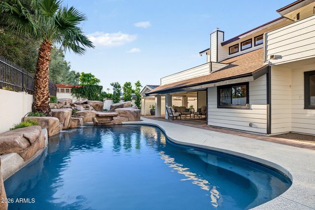 1131 W LAWRENCE Lane, Phoenix, AZ 85021