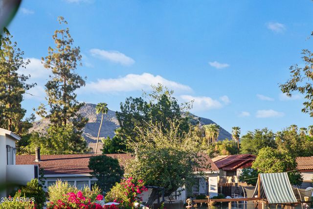 1131 W LAWRENCE Lane, Phoenix, AZ 85021