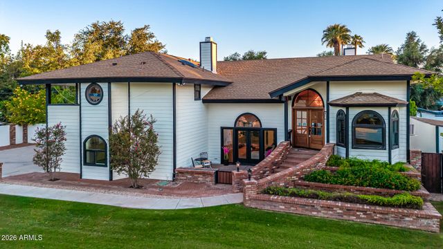1131 W LAWRENCE Lane, Phoenix, AZ 85021