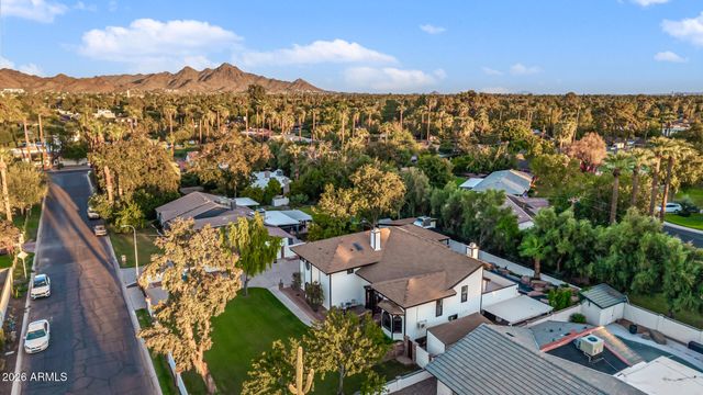 1131 W LAWRENCE Lane, Phoenix, AZ 85021