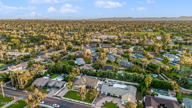 1131 W LAWRENCE Lane, Phoenix, AZ 85021