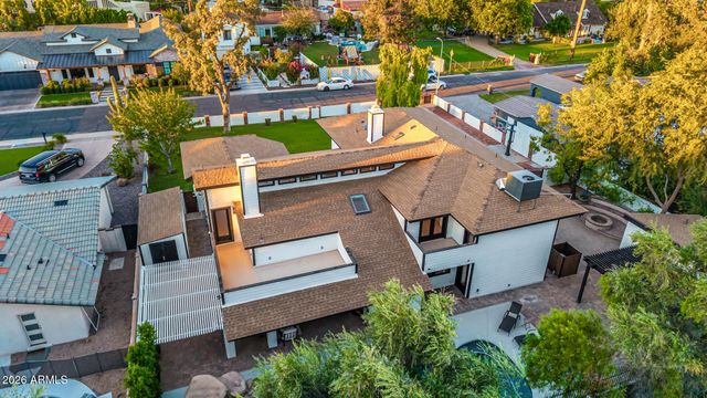 1131 W LAWRENCE Lane, Phoenix, AZ 85021