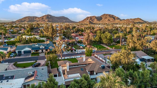 1131 W LAWRENCE Lane, Phoenix, AZ 85021