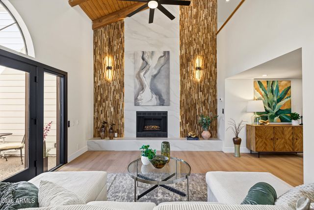 1131 W LAWRENCE Lane, Phoenix, AZ 85021