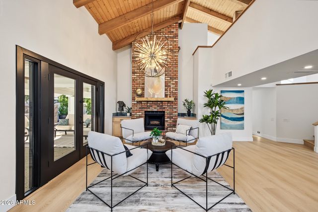 1131 W LAWRENCE Lane, Phoenix, AZ 85021