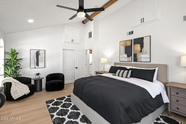 1131 W LAWRENCE Lane, Phoenix, AZ 85021