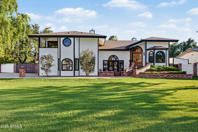 1131 W LAWRENCE Lane, Phoenix, AZ 85021