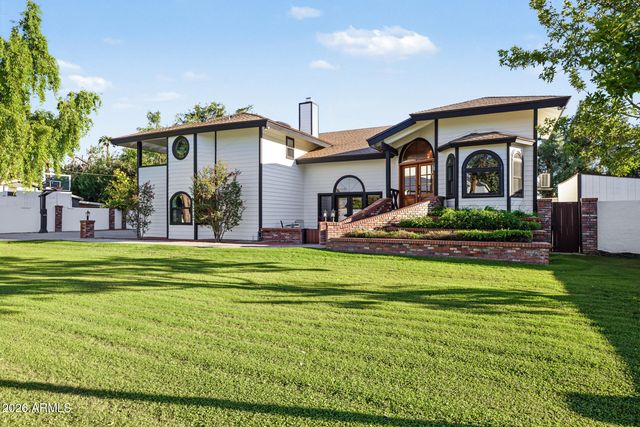 1131 W LAWRENCE Lane, Phoenix, AZ 85021