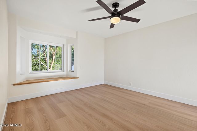 1131 W LAWRENCE Lane, Phoenix, AZ 85021