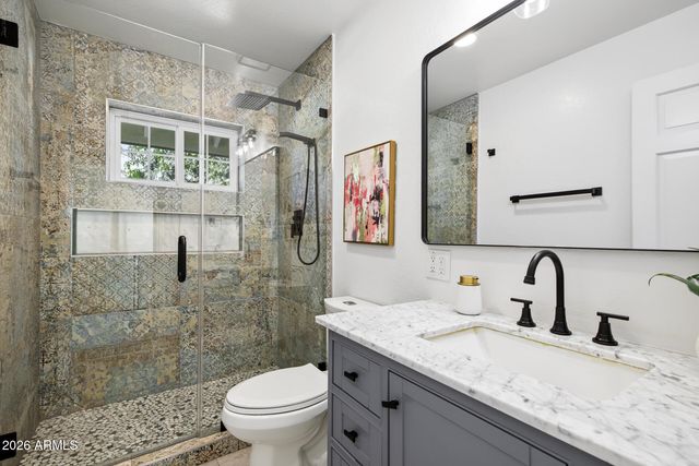 1131 W LAWRENCE Lane, Phoenix, AZ 85021
