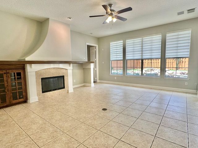 107 E Mirror Ridge Circle, The Woodlands, TX 77382