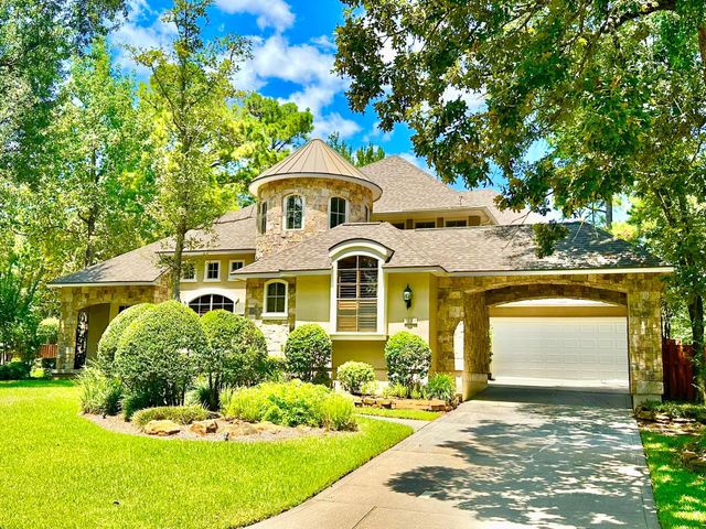 107 E Mirror Ridge Circle, The Woodlands, TX 77382