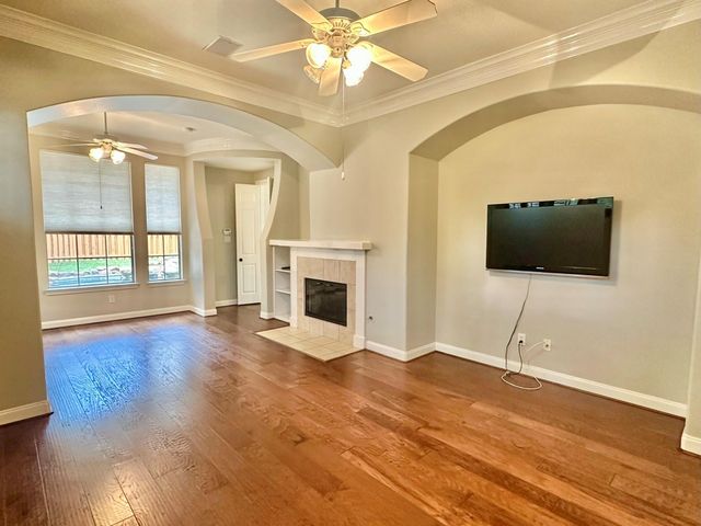107 E Mirror Ridge Circle, The Woodlands, TX 77382