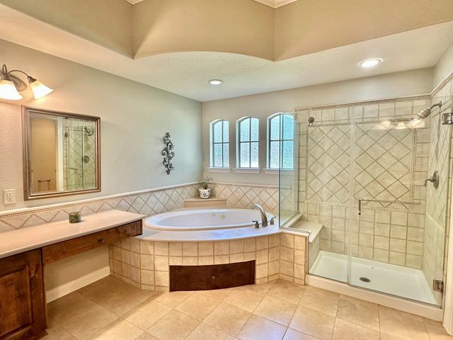 107 E Mirror Ridge Circle, The Woodlands, TX 77382