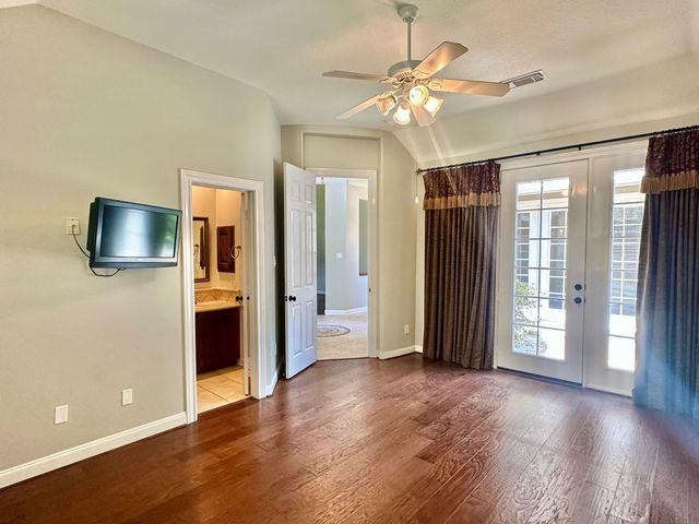 107 E Mirror Ridge Circle, The Woodlands, TX 77382