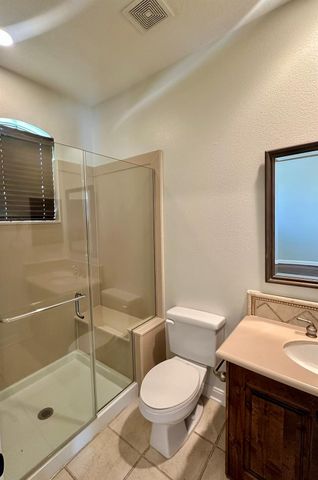 107 E Mirror Ridge Circle, The Woodlands, TX 77382