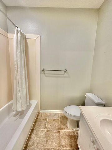 107 E Mirror Ridge Circle, The Woodlands, TX 77382