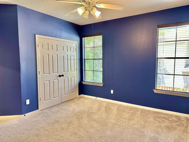 107 E Mirror Ridge Circle, The Woodlands, TX 77382