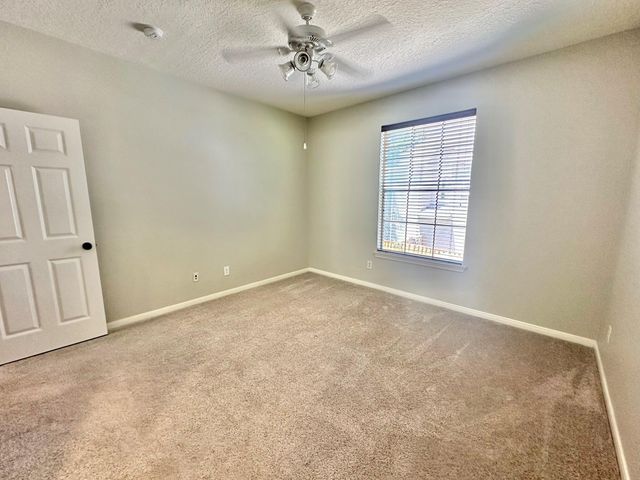 107 E Mirror Ridge Circle, The Woodlands, TX 77382