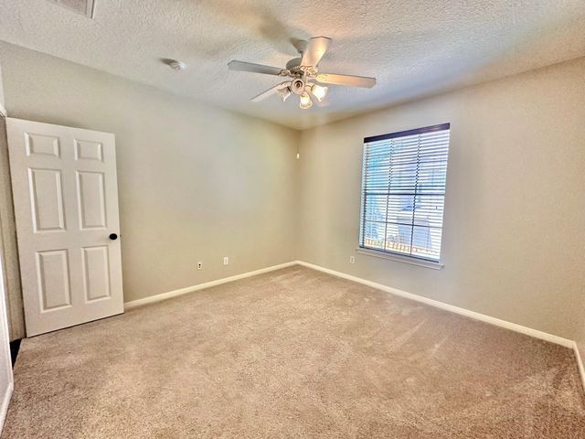 107 E Mirror Ridge Circle, The Woodlands, TX 77382