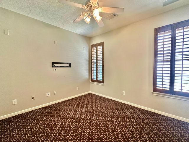 107 E Mirror Ridge Circle, The Woodlands, TX 77382