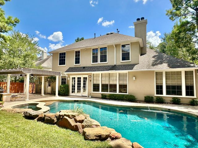 107 E Mirror Ridge Circle, The Woodlands, TX 77382