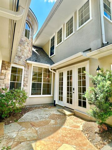 107 E Mirror Ridge Circle, The Woodlands, TX 77382