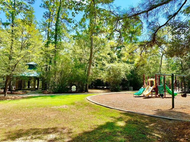 107 E Mirror Ridge Circle, The Woodlands, TX 77382
