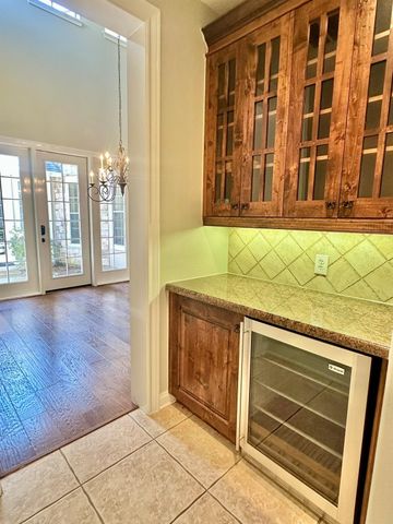 107 E Mirror Ridge Circle, The Woodlands, TX 77382
