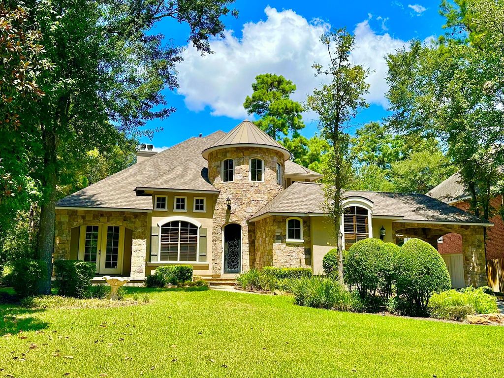 107 E Mirror Ridge Circle, The Woodlands, TX 77382