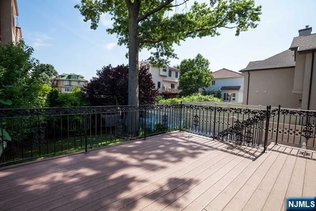 153 Old Palisade Road, Fort Lee, NJ 07024