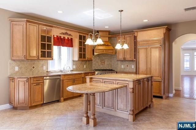153 Old Palisade Road, Fort Lee, NJ 07024