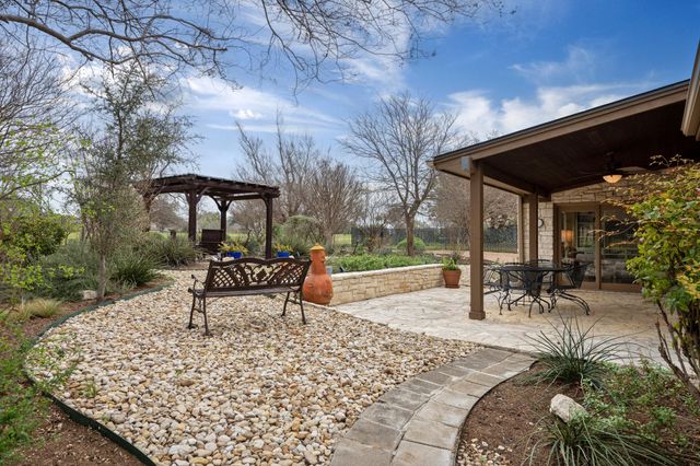 907 Vanguard ST, Lakeway, TX 78734