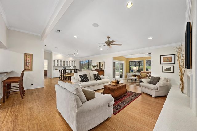 907 Vanguard ST, Lakeway, TX 78734