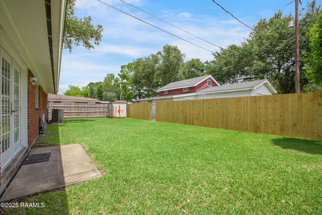 100 Maple Drive, Lafayette, LA 70506