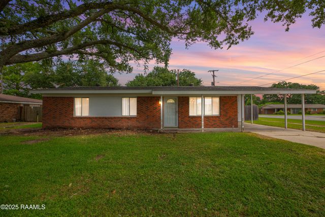 100 Maple Drive, Lafayette, LA 70506