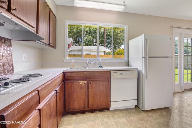 100 Maple Drive, Lafayette, LA 70506