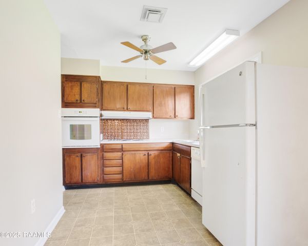 100 Maple Drive, Lafayette, LA 70506
