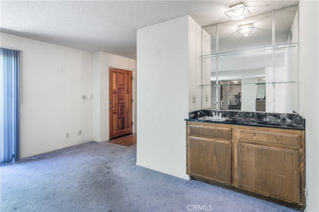 13203 Vanowen Street 8, North Hollywood, CA 91605